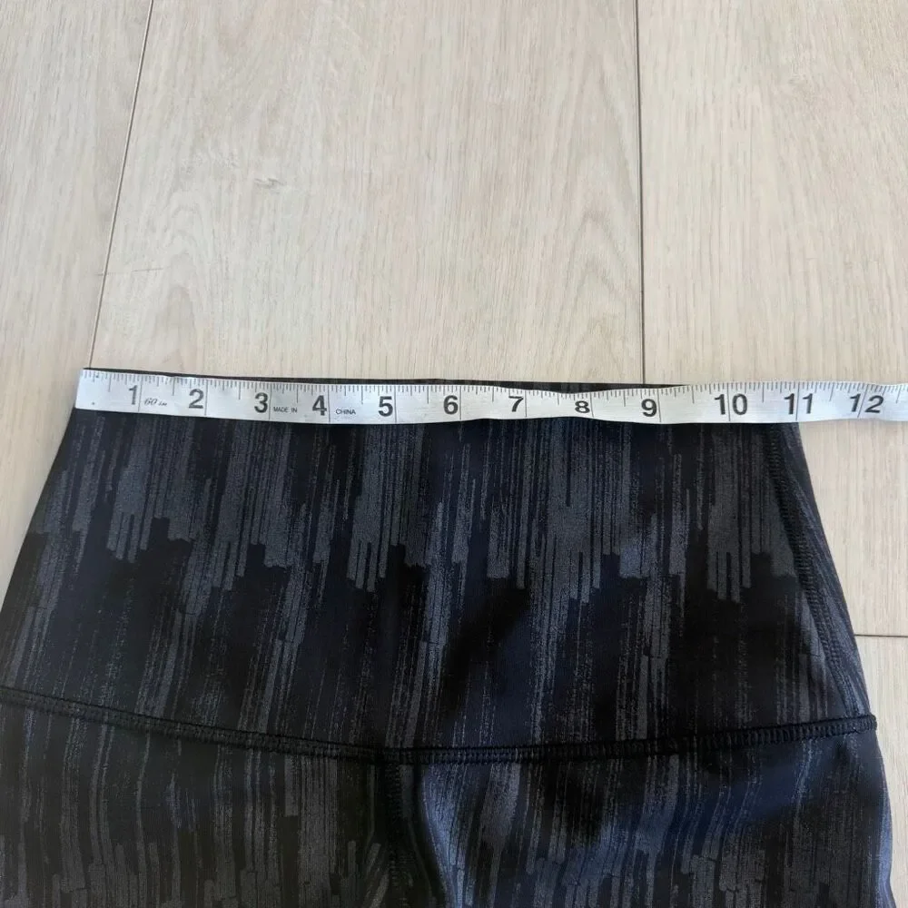 Lululemon Boogie Short Sz 4 *Luxtreme (Roll Down) In Scratch Match Black Multi